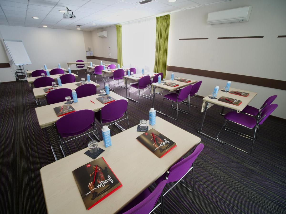 Hotel Ibis Chartres Ouest Luce Exterior foto