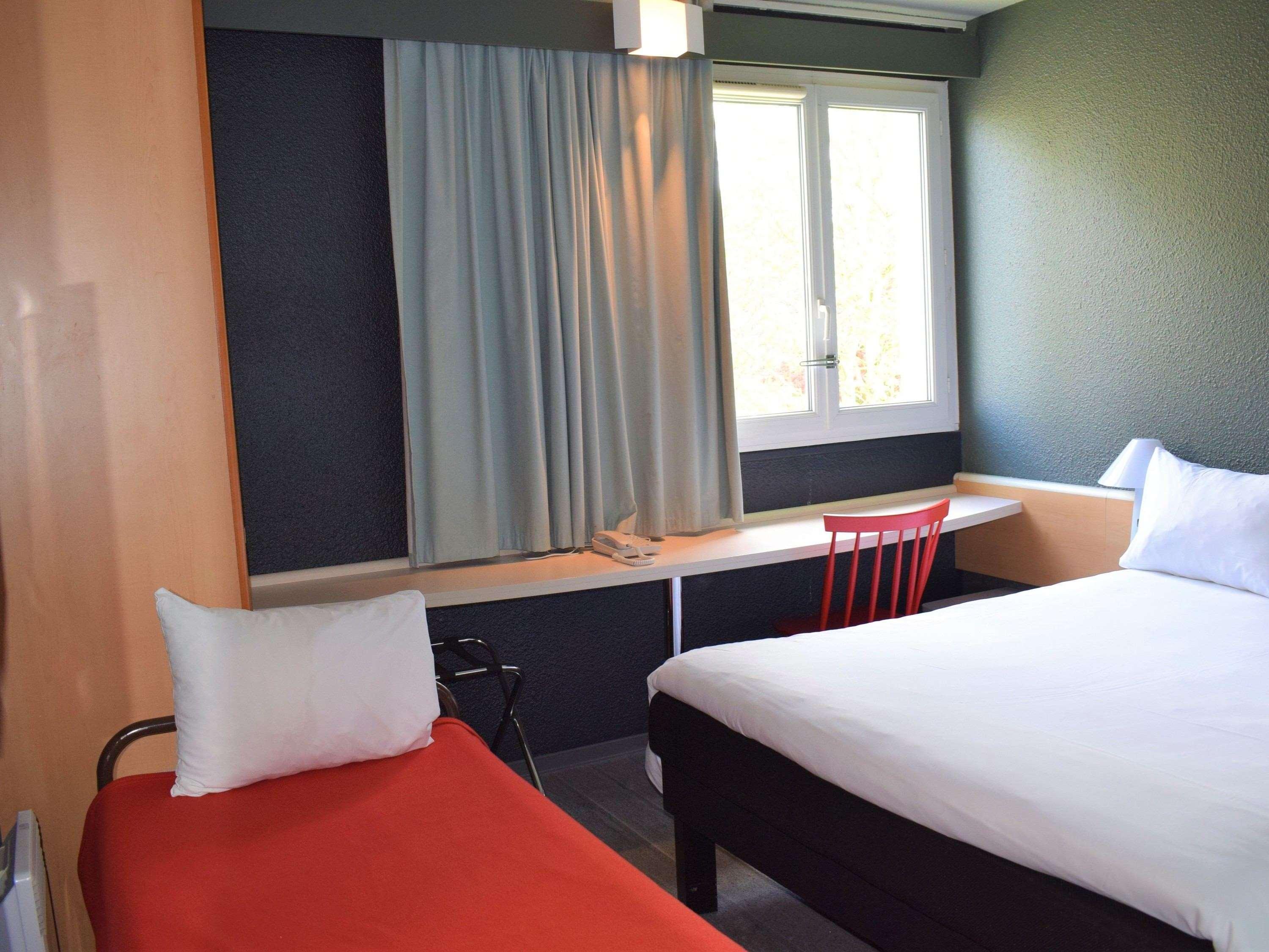 Hotel Ibis Chartres Ouest Luce Exterior foto