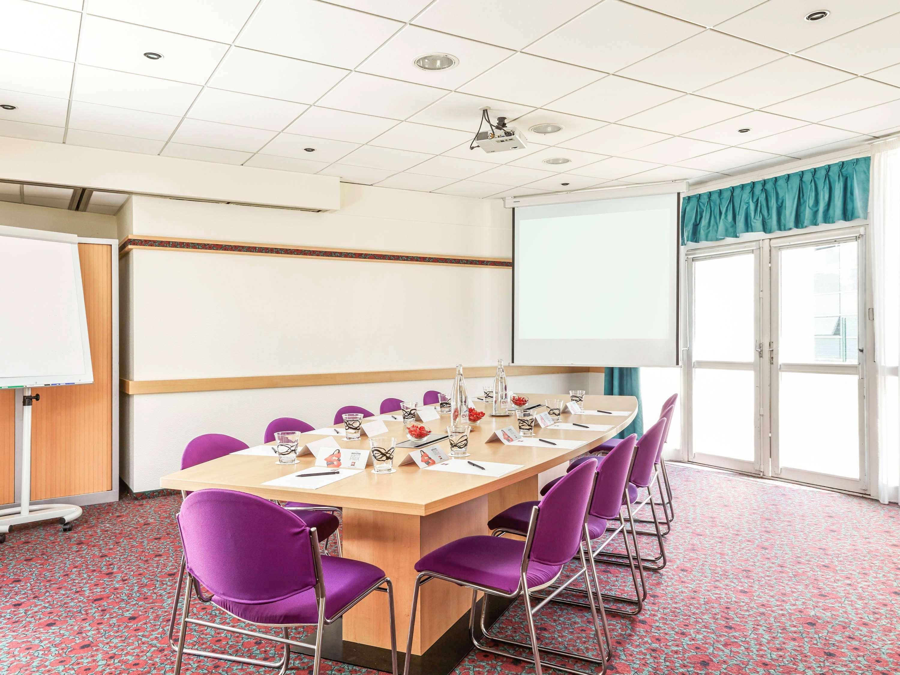 Hotel Ibis Chartres Ouest Luce Exterior foto