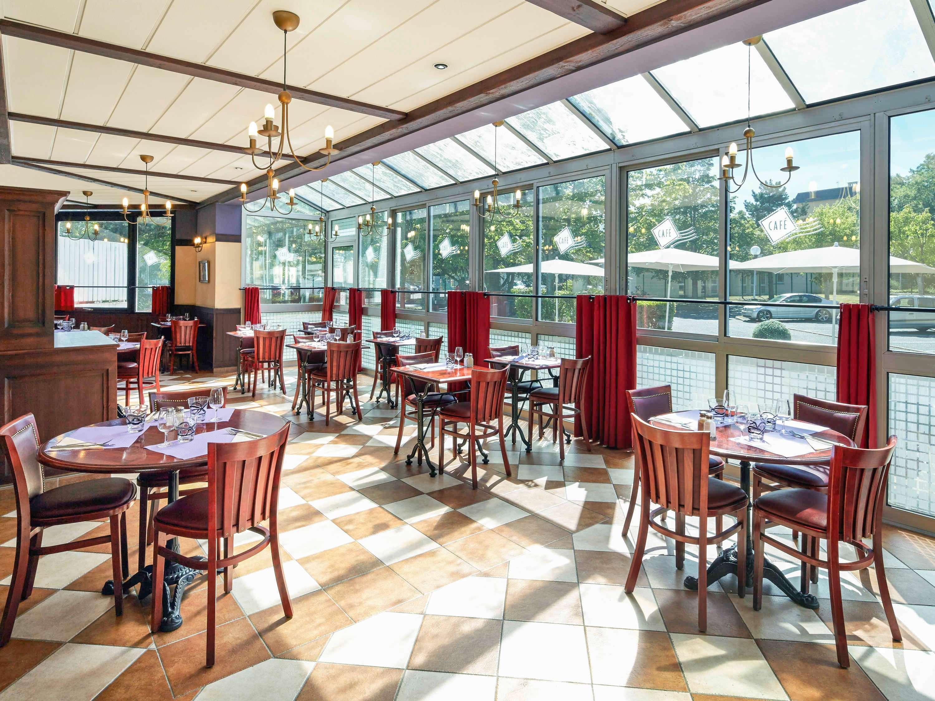 Hotel Ibis Chartres Ouest Luce Exterior foto