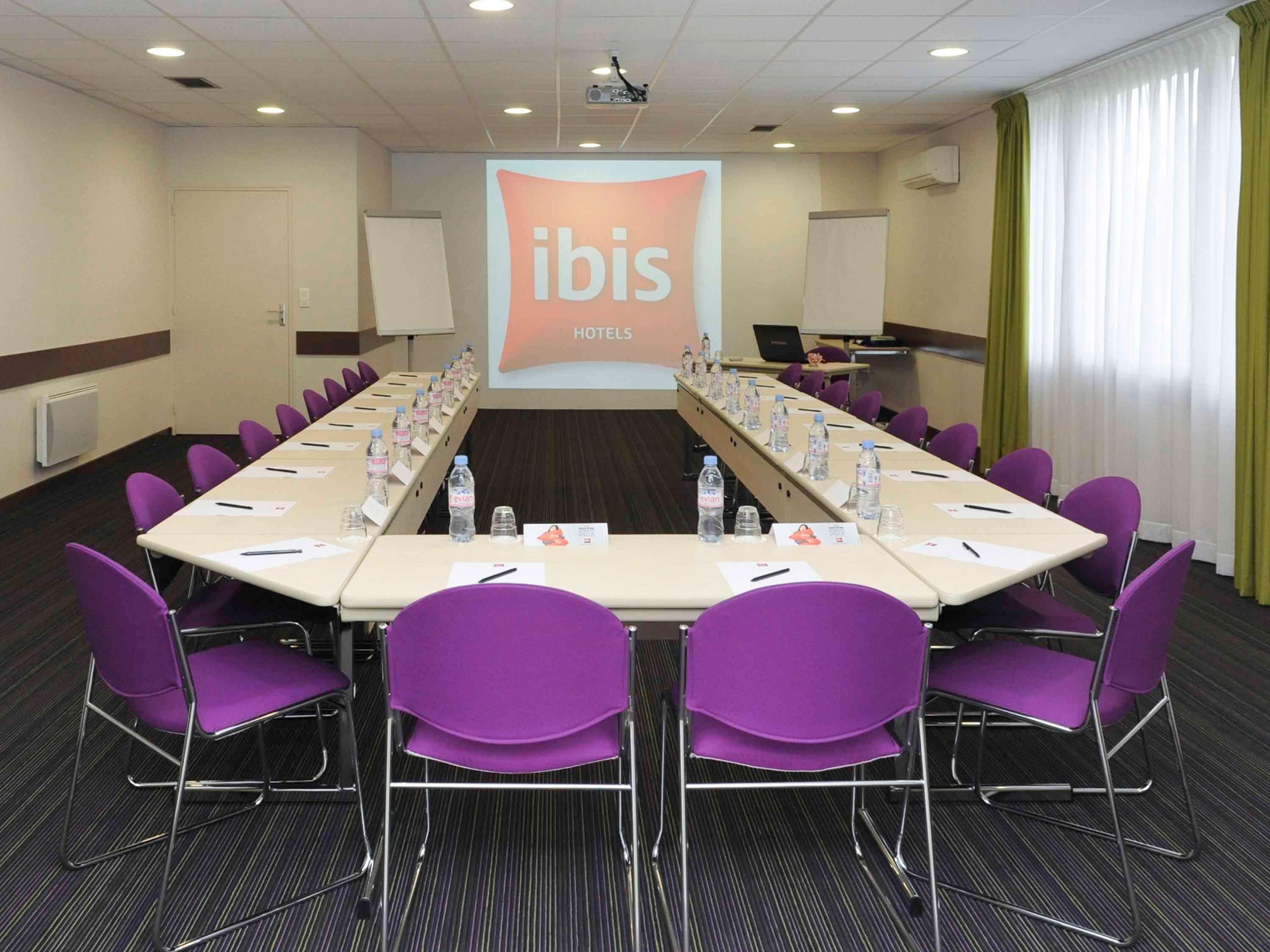 Hotel Ibis Chartres Ouest Luce Exterior foto