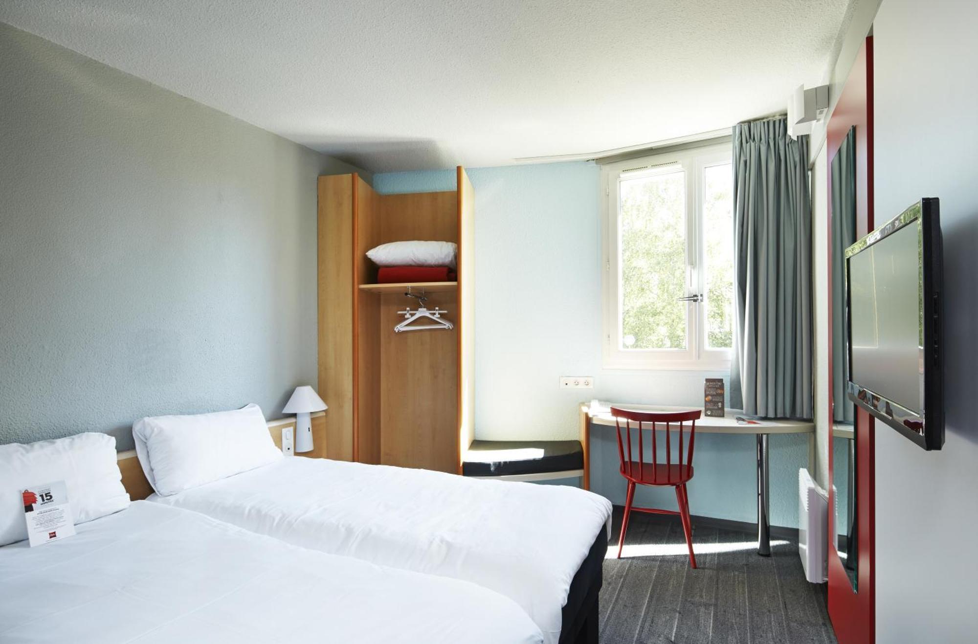 Hotel Ibis Chartres Ouest Luce Habitación foto