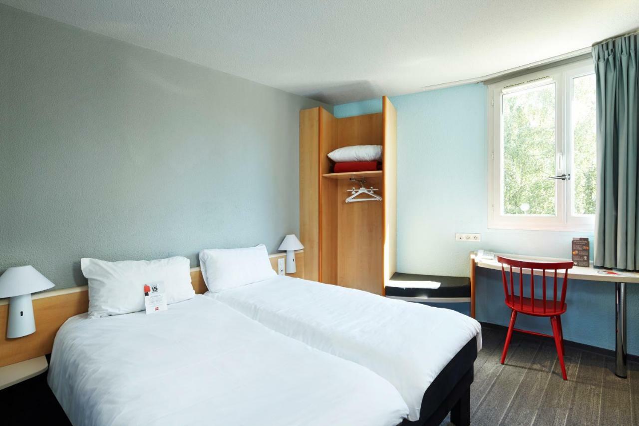 Hotel Ibis Chartres Ouest Luce Exterior foto